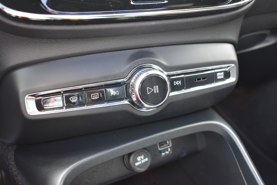 Volvo XC40 T5 262PK Plug-in hybrid Ultimate Bright | H&K | Blis | ACC | Trekhaak | Panoramadak | Stoel-Stuur verwarming