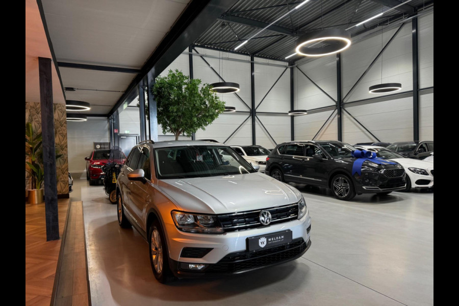 Volkswagen Tiguan 1.4 TSI 4Motion Highline Garantie Trekhaak CarPlay Camera PDC ACC Lane StuurVW StoelVW Off-Road Rijklaar
