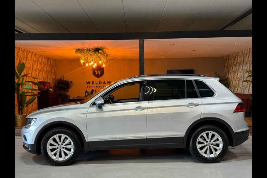 Volkswagen Tiguan 1.4 TSI 4Motion Highline Garantie Trekhaak CarPlay Camera PDC ACC Lane StuurVW StoelVW Off-Road Rijklaar