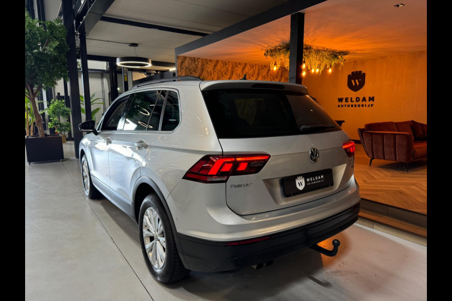 Volkswagen Tiguan 1.4 TSI 4Motion Highline Garantie Trekhaak CarPlay Camera PDC ACC Lane StuurVW StoelVW Off-Road Rijklaar
