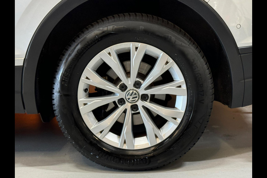 Volkswagen Tiguan 1.4 TSI 4Motion Highline Garantie Trekhaak CarPlay Camera PDC ACC Lane StuurVW StoelVW Off-Road Rijklaar
