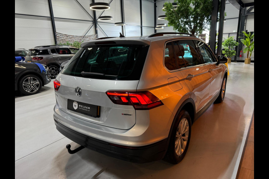 Volkswagen Tiguan 1.4 TSI 4Motion Highline Garantie Trekhaak CarPlay Camera PDC ACC Lane StuurVW StoelVW Off-Road Rijklaar