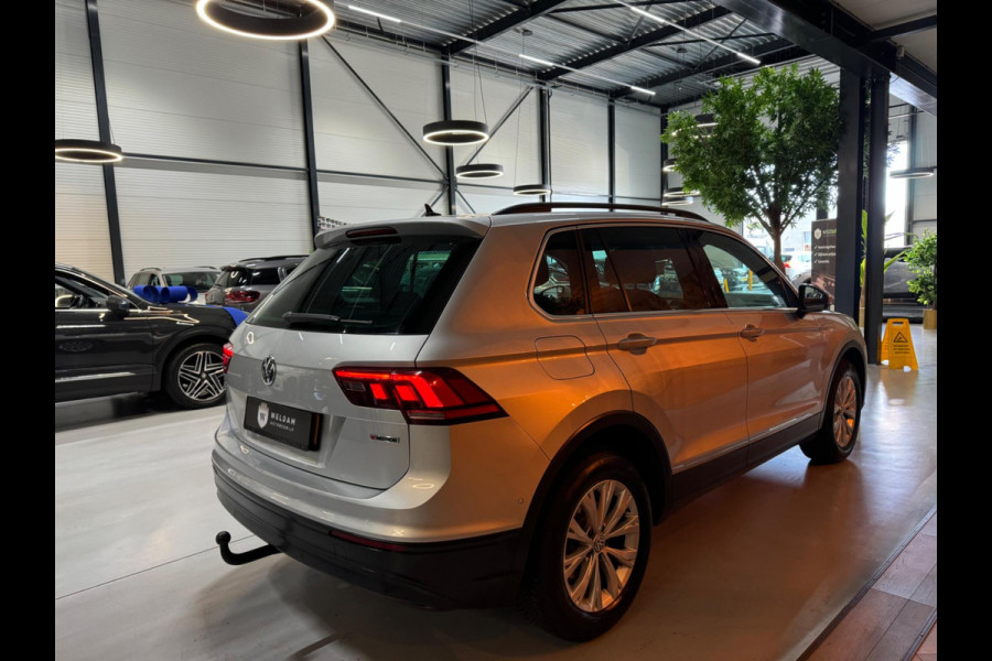 Volkswagen Tiguan 1.4 TSI 4Motion Highline Garantie Trekhaak CarPlay Camera PDC ACC Lane StuurVW StoelVW Off-Road Rijklaar