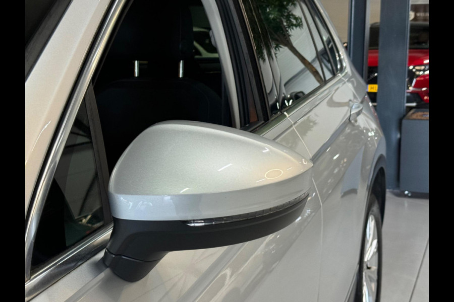 Volkswagen Tiguan 1.4 TSI 4Motion Highline Garantie Trekhaak CarPlay Camera PDC ACC Lane StuurVW StoelVW Off-Road Rijklaar