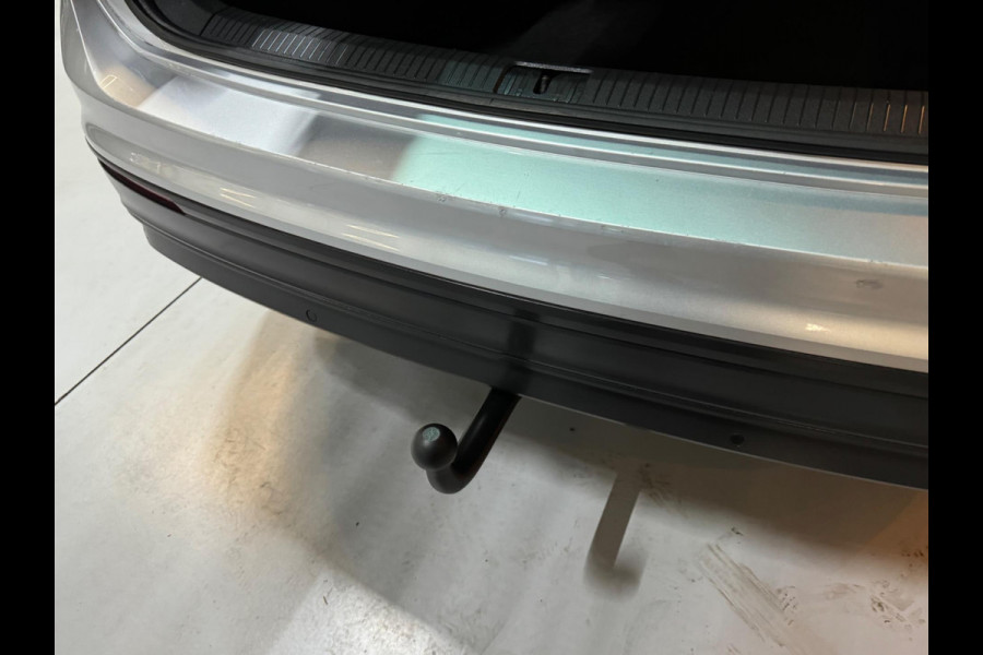 Volkswagen Tiguan 1.4 TSI 4Motion Highline Garantie Trekhaak CarPlay Camera PDC ACC Lane StuurVW StoelVW Off-Road Rijklaar