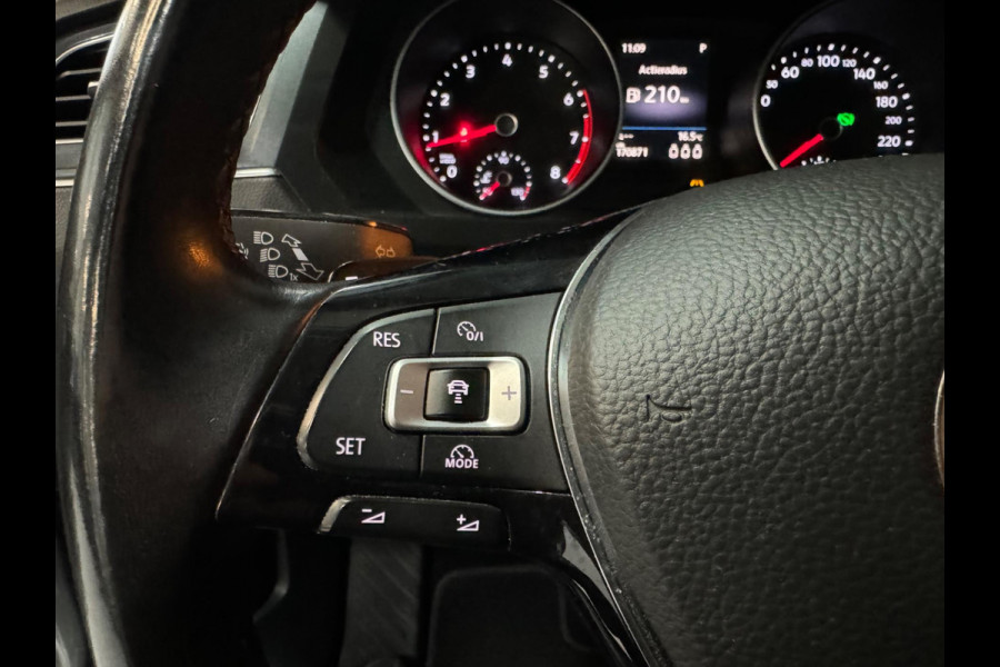 Volkswagen Tiguan 1.4 TSI 4Motion Highline Garantie Trekhaak CarPlay Camera PDC ACC Lane StuurVW StoelVW Off-Road Rijklaar