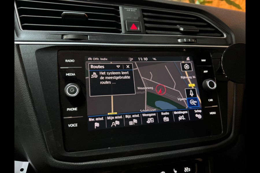 Volkswagen Tiguan 1.4 TSI 4Motion Highline Garantie Trekhaak CarPlay Camera PDC ACC Lane StuurVW StoelVW Off-Road Rijklaar