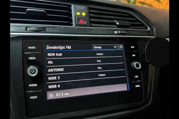 Volkswagen Tiguan 1.4 TSI 4Motion Highline Garantie Trekhaak CarPlay Camera PDC ACC Lane StuurVW StoelVW Off-Road Rijklaar