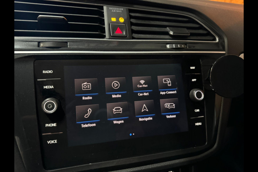 Volkswagen Tiguan 1.4 TSI 4Motion Highline Garantie Trekhaak CarPlay Camera PDC ACC Lane StuurVW StoelVW Off-Road Rijklaar