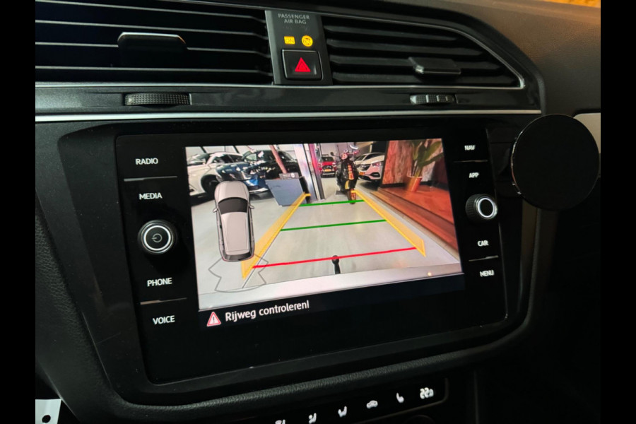 Volkswagen Tiguan 1.4 TSI 4Motion Highline Garantie Trekhaak CarPlay Camera PDC ACC Lane StuurVW StoelVW Off-Road Rijklaar