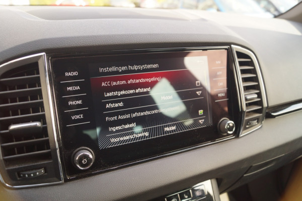 Škoda Karoq 1.5 TSI 150pk DSG Sportline Business -PANO-ECC-