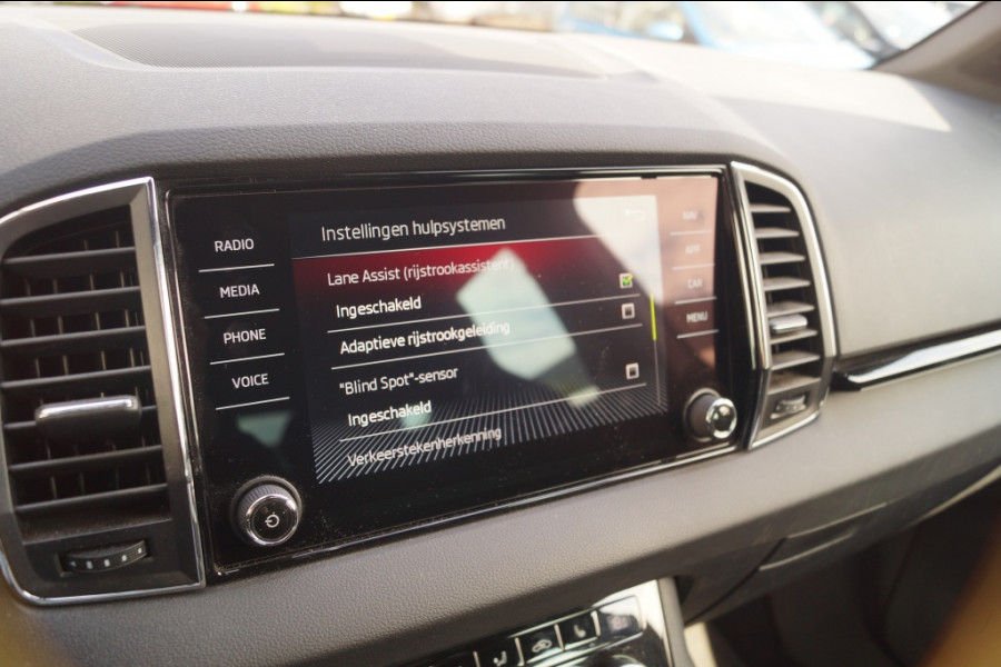 Škoda Karoq 1.5 TSI 150pk DSG Sportline Business -PANO-ECC-