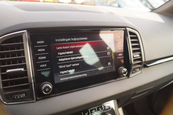 Škoda Karoq 1.5 TSI 150pk DSG Sportline Business -PANO-ECC-