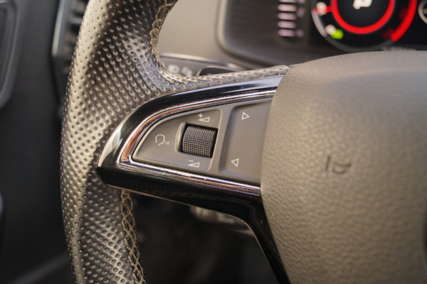 Škoda Karoq 1.5 TSI 150pk DSG Sportline Business -PANO-ECC-