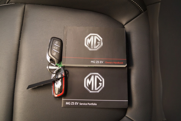 MG ZS EV Luxury 45kWh -PANO-LEER-NAVI-