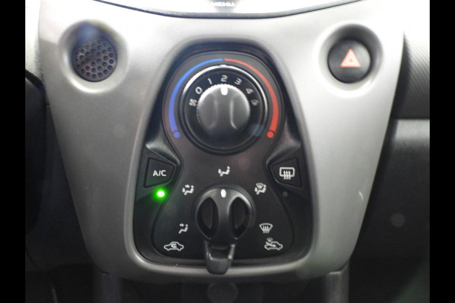 Peugeot 108 1.0 e-VTi Active Premium AIRCO/BLUETOOTH!