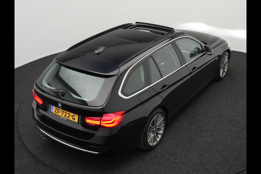 BMW 3 Serie Touring 320i Edition Luxury Line 184pk Automaat | Panodak | Trekhaak af Fabriek | Lederen Bekleding | LED Koplampen | 18"L.M | Navi Full Map | Stoelverwarming |