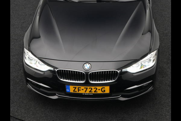 BMW 3 Serie Touring 320i Edition Luxury Line 184pk Automaat | Panodak | Trekhaak af Fabriek | Lederen Bekleding | LED Koplampen | 18"L.M | Navi Full Map | Stoelverwarming |