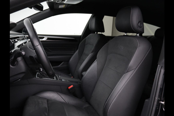 Volkswagen Arteon Shooting Brake 1.4 TSI eHybrid R-Line | Trekhaak | Stoelverwarming | Carplay | Leder/Alcantara | Adaptive cruise | Achterbankverwarming | Camera | Navigatie | Half leder