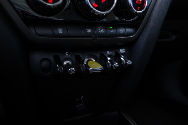 MINI Countryman 2.0 Cooper S E 225 PK ALL4 Pepper PHEV, Panoramadak, Camera, Climate Control, Head-Up