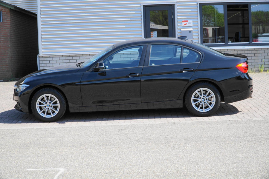 BMW 3 Serie 318i FACELIFT MODEL
