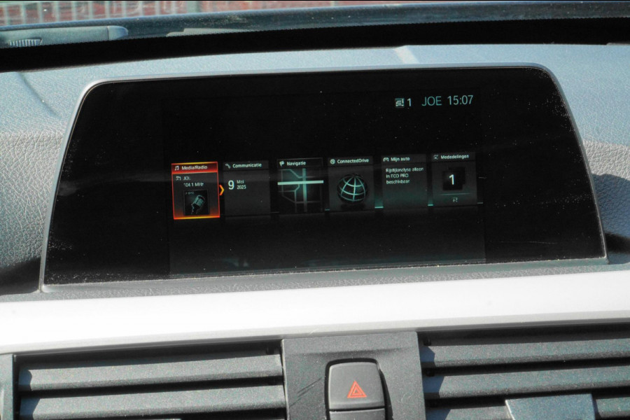 BMW 3 Serie 318i FACELIFT MODEL