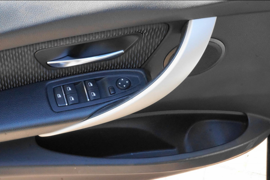 BMW 3 Serie 318i FACELIFT MODEL