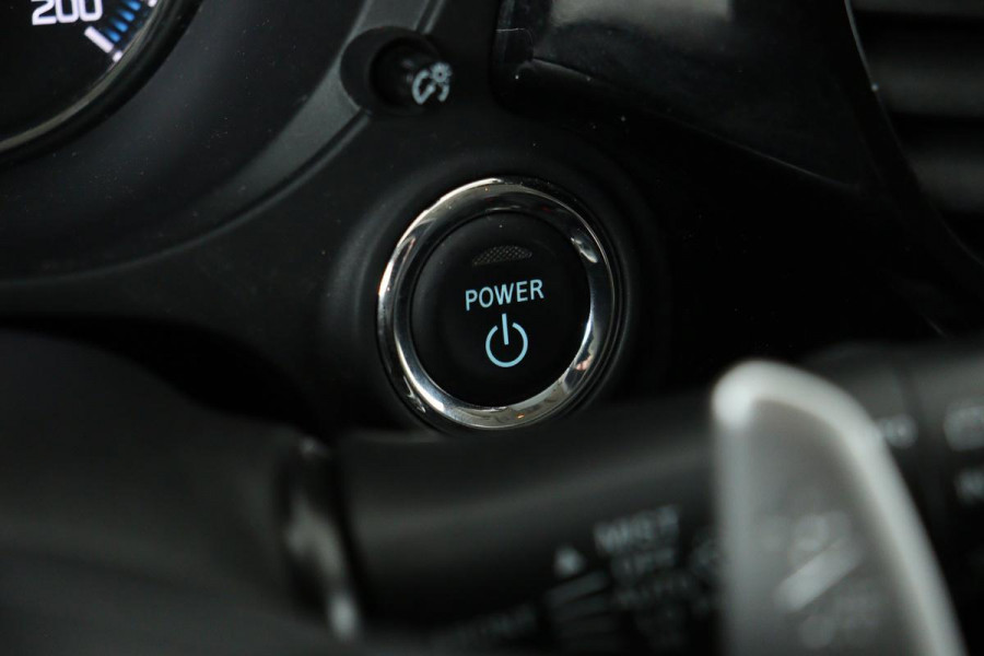 Mitsubishi Outlander 2.0 PHEV Pure | Trekhaak | Carplay | Camera | Half leder | Keyless | Climate control | Cruise control