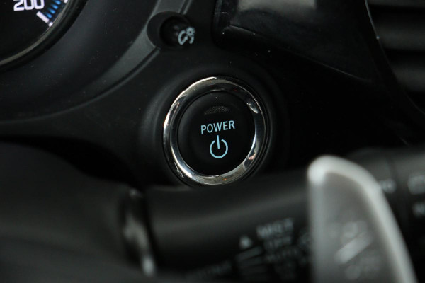 Mitsubishi Outlander 2.0 PHEV Pure | Trekhaak | Carplay | Camera | Half leder | Keyless | Climate control | Cruise control