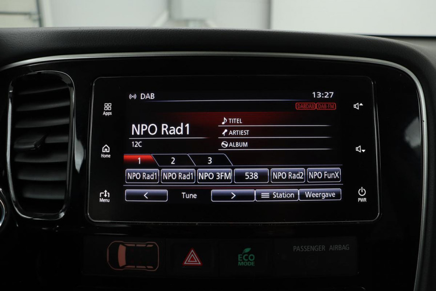 Mitsubishi Outlander 2.0 PHEV Pure | Trekhaak | Carplay | Camera | Half leder | Keyless | Climate control | Cruise control