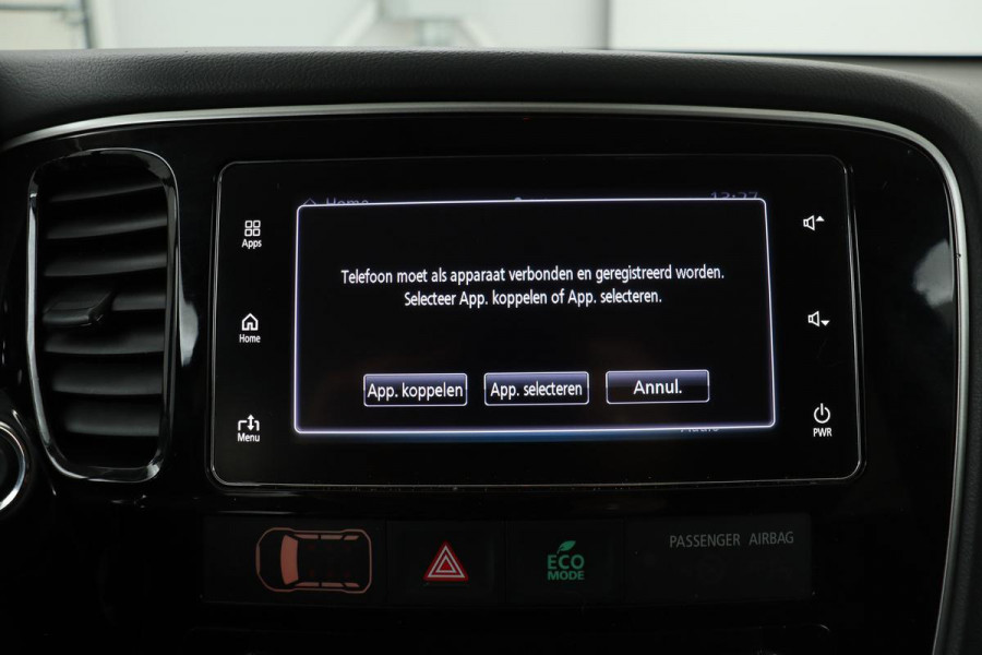 Mitsubishi Outlander 2.0 PHEV Pure | Trekhaak | Carplay | Camera | Half leder | Keyless | Climate control | Cruise control