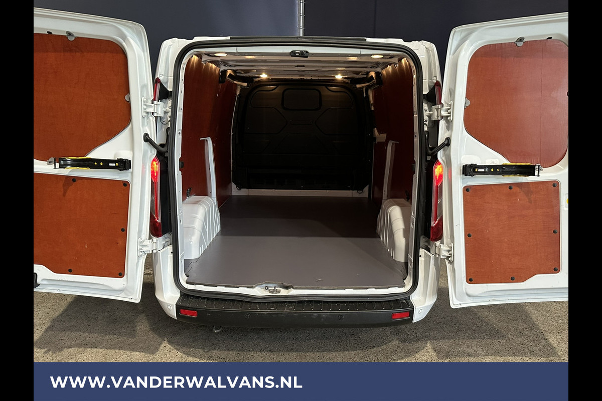 Ford Transit Custom 2.0 TDCI 130 pk L2H1 Euro6 Airco | Cruisecontrol | Parkeersensoren | 2800kg Trekvermogen verwarmde voorruit, bijrijdersbank Ford Transit Custom 2.0 TDCI 130 pk L2H1 Euro6 Airco | Cruisecontrol | Parkeersensoren | 2800kg Trekvermogen verwarmde voorruit, bijrijdersbank