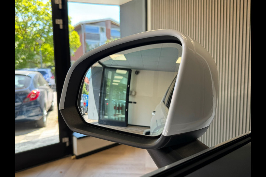 Volvo XC40 1.5 T5 Recharge Business Pro AUT. LEDER NAVIGATIE CAMERA APPLE CARPLAY LANE ASSIST MEMORY STOELVERWARMING AIRCO CRUISE