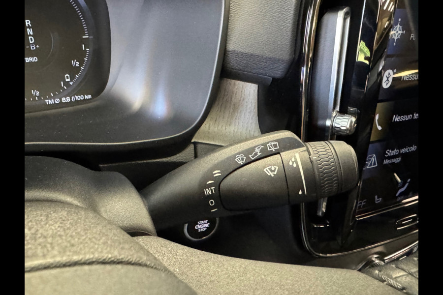 Volvo XC40 1.5 T5 Recharge Business Pro AUT. LEDER NAVIGATIE CAMERA APPLE CARPLAY LANE ASSIST MEMORY STOELVERWARMING AIRCO CRUISE