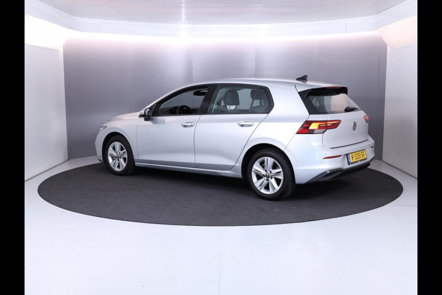 Volkswagen Golf 1.0 TSI Life 110 pk | Navigatie | Parkeersensoren | Adaptieve cruise control | Autom. airco | Apple Carplay/Android Auto |