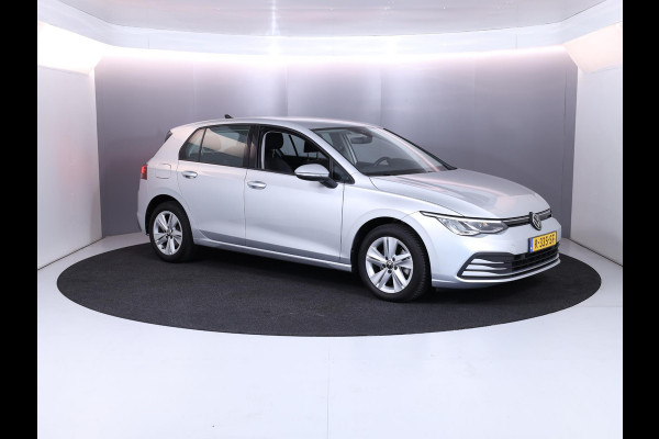 Volkswagen Golf 1.0 TSI Life 110 pk | Navigatie | Parkeersensoren | Adaptieve cruise control | Autom. airco | Apple Carplay/Android Auto |