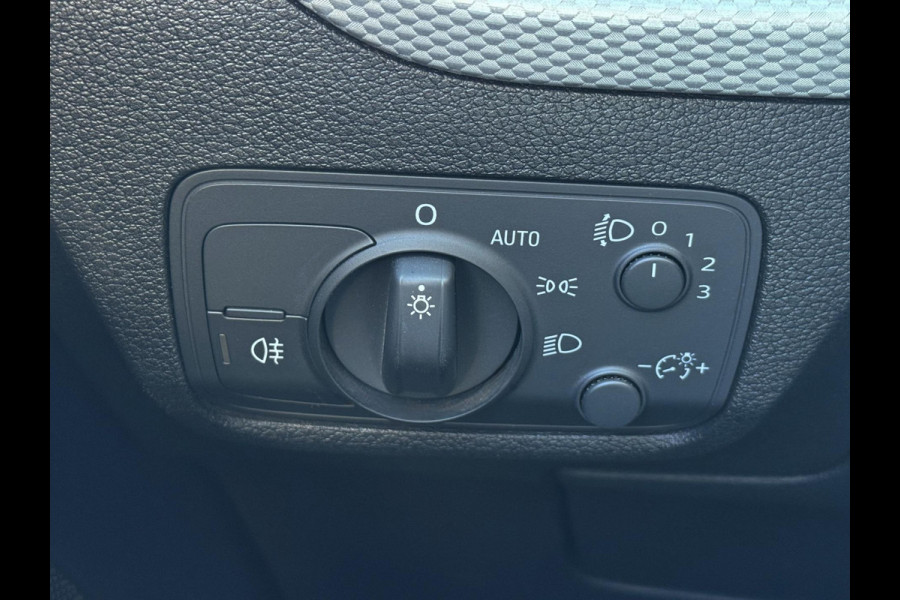 Audi Q2 1.0 30 TFSI Design - Navigatie I Airco I PDC I Sport velgen I Dealer onderhouden