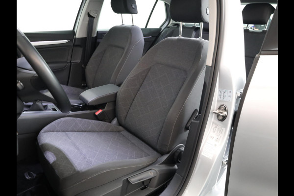 Volkswagen Golf 1.0 TSI Life 110 pk | Navigatie | Parkeersensoren | Adaptieve cruise control | Autom. airco | Apple Carplay/Android Auto |