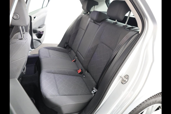 Volkswagen Golf 1.0 TSI Life 110 pk | Navigatie | Parkeersensoren | Adaptieve cruise control | Autom. airco | Apple Carplay/Android Auto |