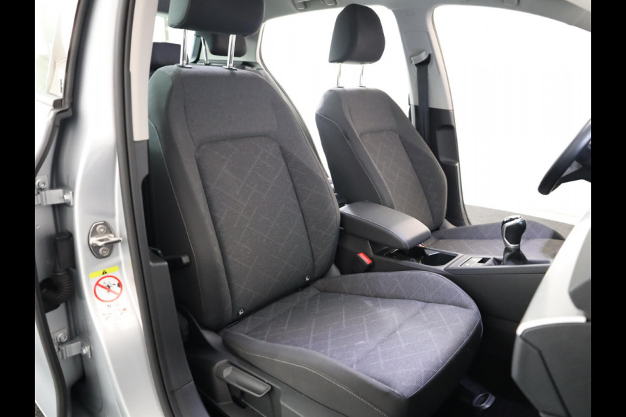 Volkswagen Golf 1.0 TSI Life 110 pk | Navigatie | Parkeersensoren | Adaptieve cruise control | Autom. airco | Apple Carplay/Android Auto |