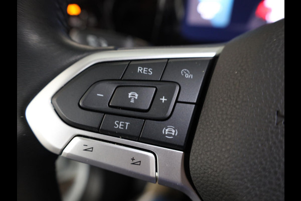 Volkswagen Golf 1.0 TSI Life 110 pk | Navigatie | Parkeersensoren | Adaptieve cruise control | Autom. airco | Apple Carplay/Android Auto |
