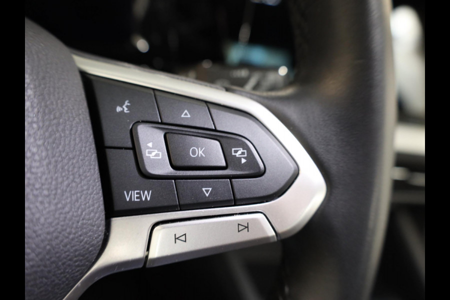 Volkswagen Golf 1.0 TSI Life 110 pk | Navigatie | Parkeersensoren | Adaptieve cruise control | Autom. airco | Apple Carplay/Android Auto |