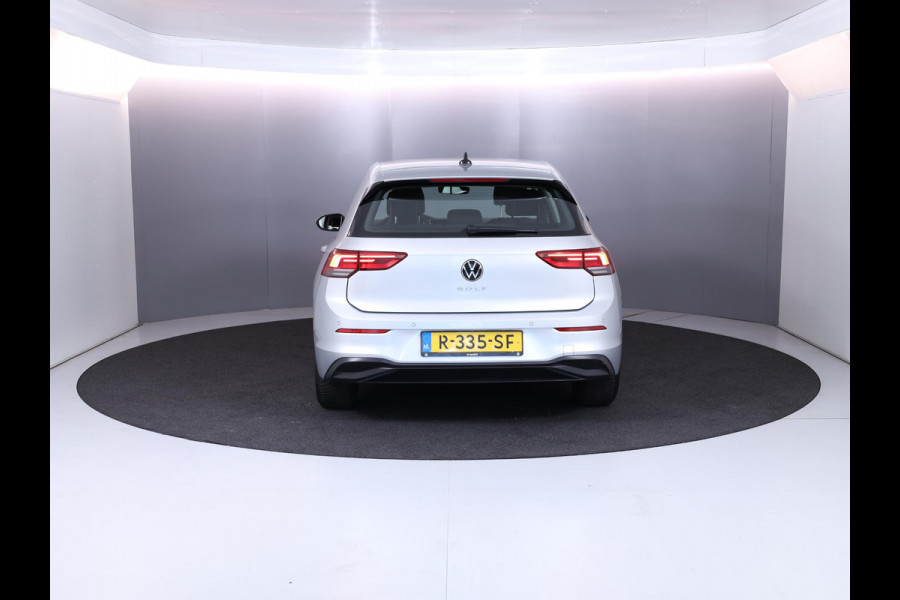 Volkswagen Golf 1.0 TSI Life 110 pk | Navigatie | Parkeersensoren | Adaptieve cruise control | Autom. airco | Apple Carplay/Android Auto |