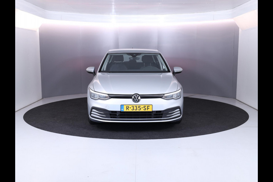 Volkswagen Golf 1.0 TSI Life 110 pk | Navigatie | Parkeersensoren | Adaptieve cruise control | Autom. airco | Apple Carplay/Android Auto |