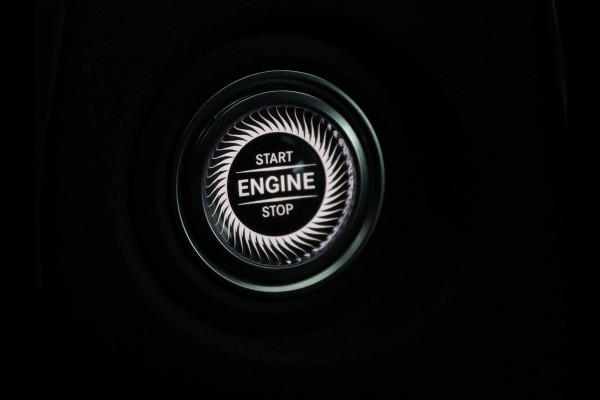Mercedes-Benz C-Klasse 300e AMG Night | Adaptive cruise | Stoelverwarming | Carplay | Leder/Alcantara | Camera | Navigatie | Full LED