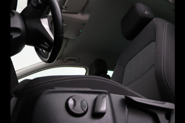 Volkswagen Passat 2.0 TDI Comfort Business | Stoelverwarming | Camera | Adaptive cruise | Carplay | Massage | Navigatie | Full LED | Parkeerhulp