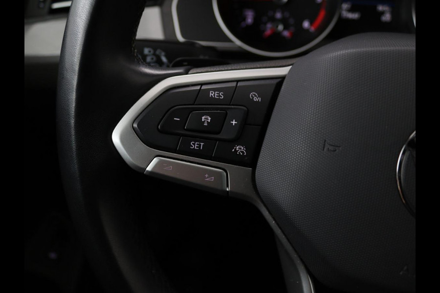 Volkswagen Passat 2.0 TDI Comfort Business | Stoelverwarming | Camera | Adaptive cruise | Carplay | Massage | Navigatie | Full LED | Parkeerhulp