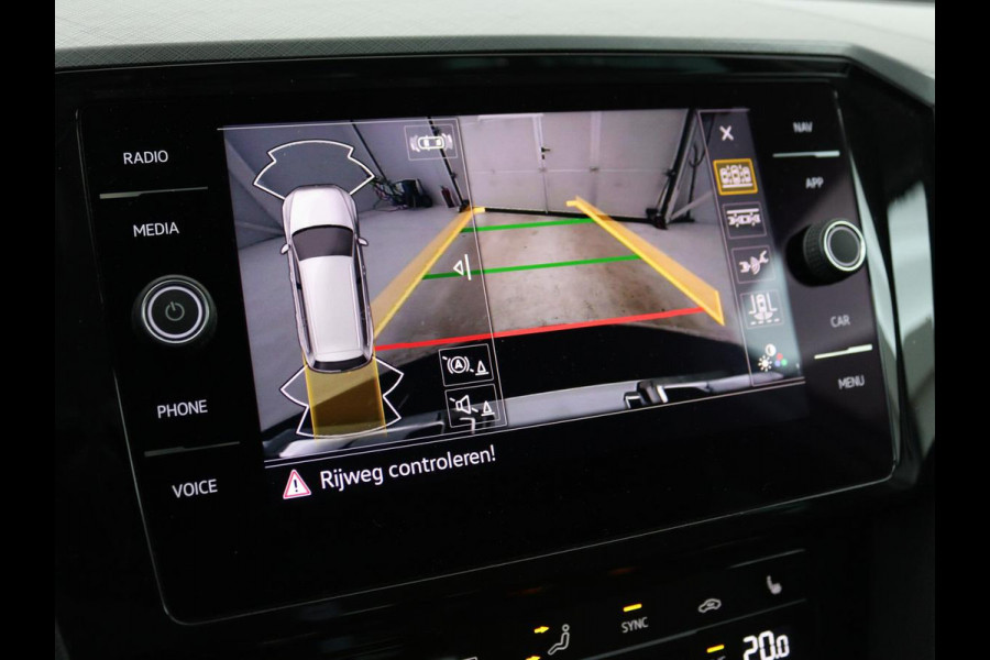 Volkswagen Passat 2.0 TDI Comfort Business | Stoelverwarming | Camera | Adaptive cruise | Carplay | Massage | Navigatie | Full LED | Parkeerhulp
