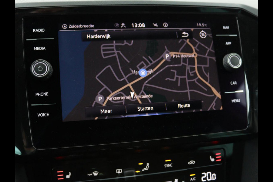 Volkswagen Passat 2.0 TDI Comfort Business | Stoelverwarming | Camera | Adaptive cruise | Carplay | Massage | Navigatie | Full LED | Parkeerhulp