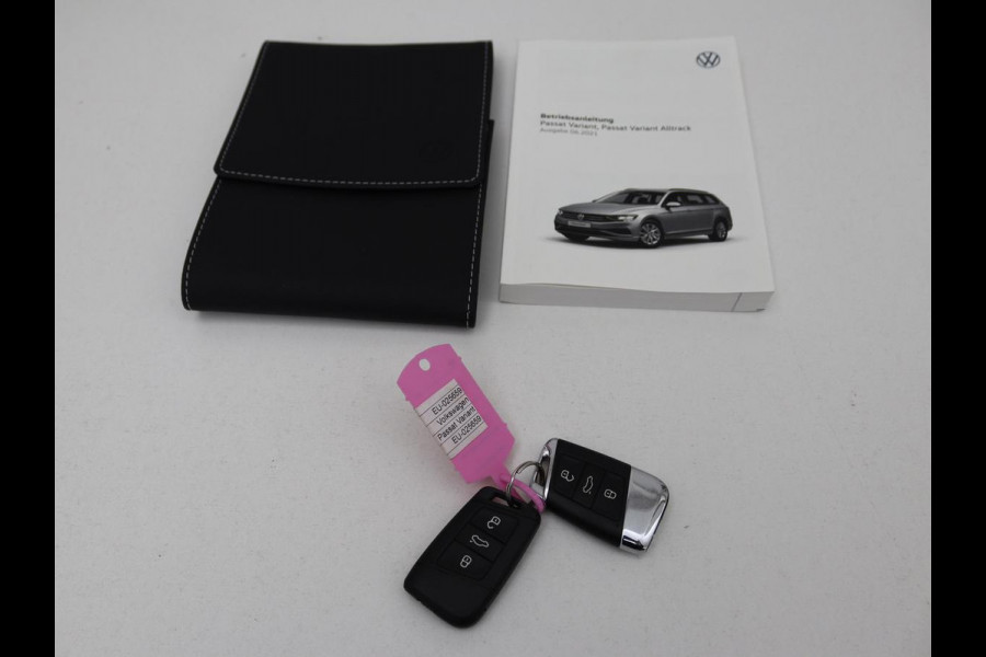 Volkswagen Passat 2.0 TDI Comfort Business | Stoelverwarming | Camera | Adaptive cruise | Carplay | Massage | Navigatie | Full LED | Parkeerhulp